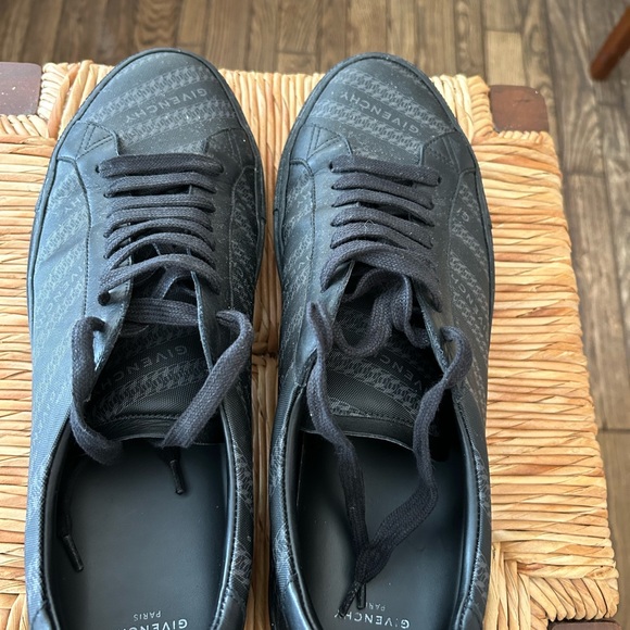 GIVENCHY PARIS MENS BLACK SNEAKER SIZE 12 - Picture 3 of 11